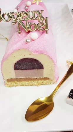 Bûche fruits rouges et nougat