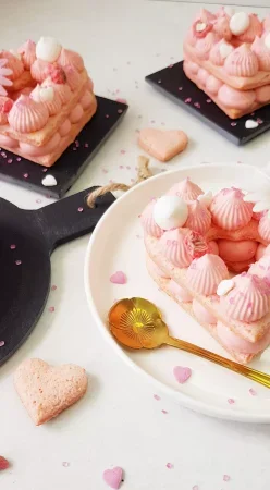 Symbole cake aux pralines roses