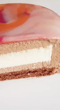 Entremet chocolat noir et coco