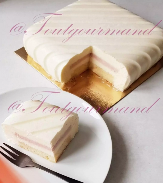 Entremet coquelicot et nectarine