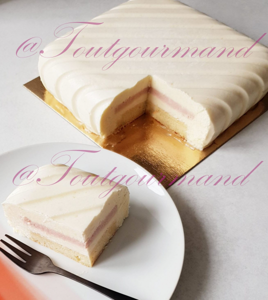 Entremet coquelicot et nectarine