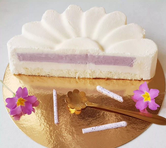Entremet violette et chocolat blanc