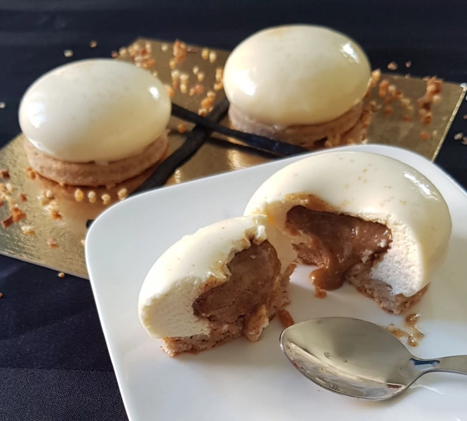 Entremets vanille coeur coulant praliné